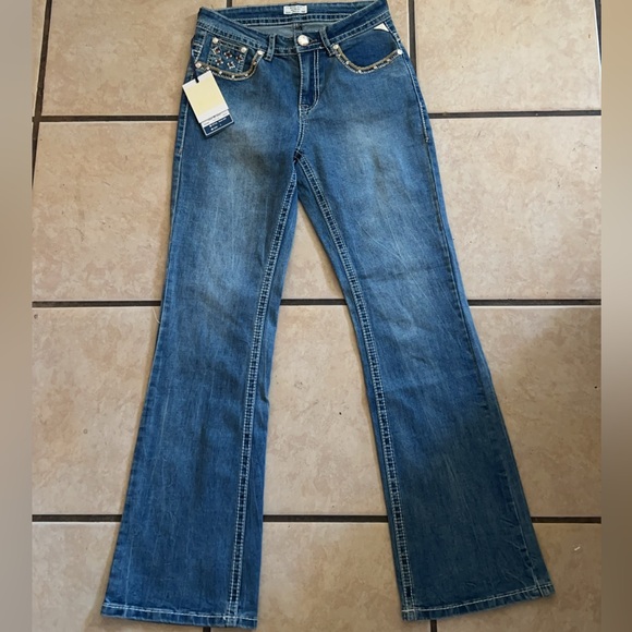 Size 7 “Meet Me” jeans - Picture 1 of 6